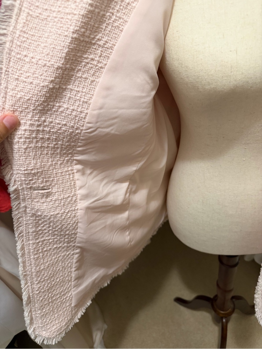 Elie Tahari Pink Bouclé Blazer & Shorts Suit Set Sz 10 (Cinq à Sept Khloe Dupe) - Picture 8 of 15